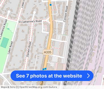 Alexander Square, Eastleigh - Photo 1
