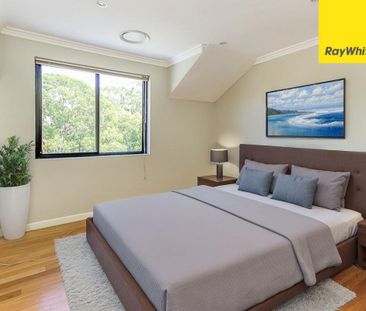 Executive style townhouse in the heart of Rozelle - Photo 2