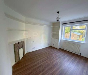 Well Presented Double Bedroom Garden Maisonette Mill Hill, NW7 - Photo 3