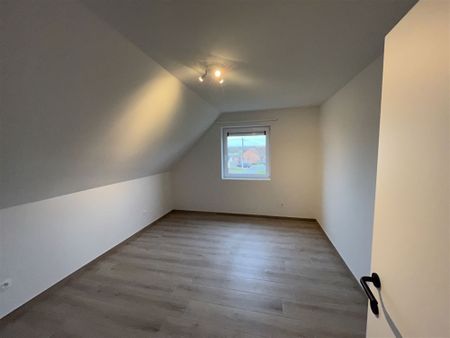 Maison 3 façades neuve avec garage et jardin - Foto 2