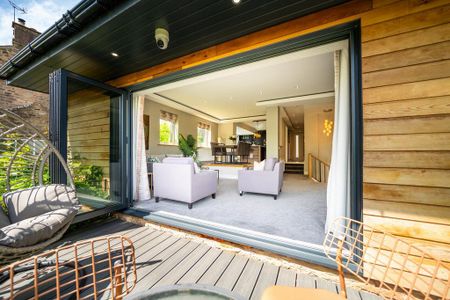 4 bedroom detached house to rent - Photo 4