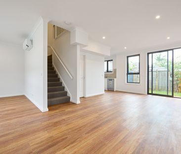 Near-New Modern Townhouse in Prime Noble Park Location - Photo 2