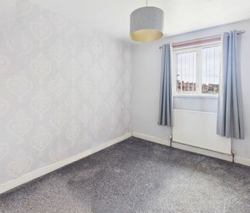 3 Bedroom - Photo 4