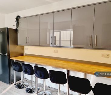 6 bedroom end of terrace house to rent - Photo 6