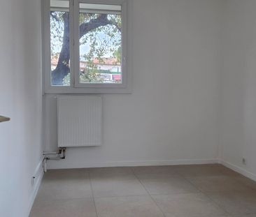 Location Appartement 3 pièces 47m² GRASSE 06130 - Photo 2