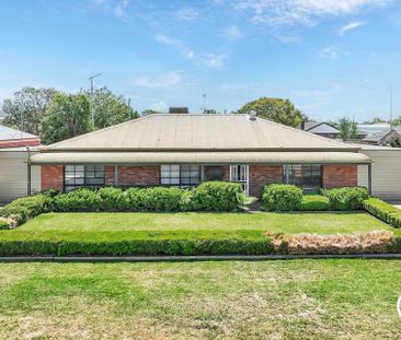 Neat, Renovated Home in the Heart of Central Moama - Photo 1