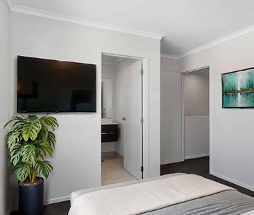 Stunning Modern Townhouse - Photo 4