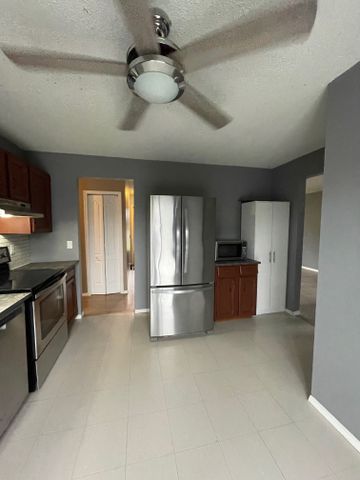 3 Bed Black Mountain - Photo 3