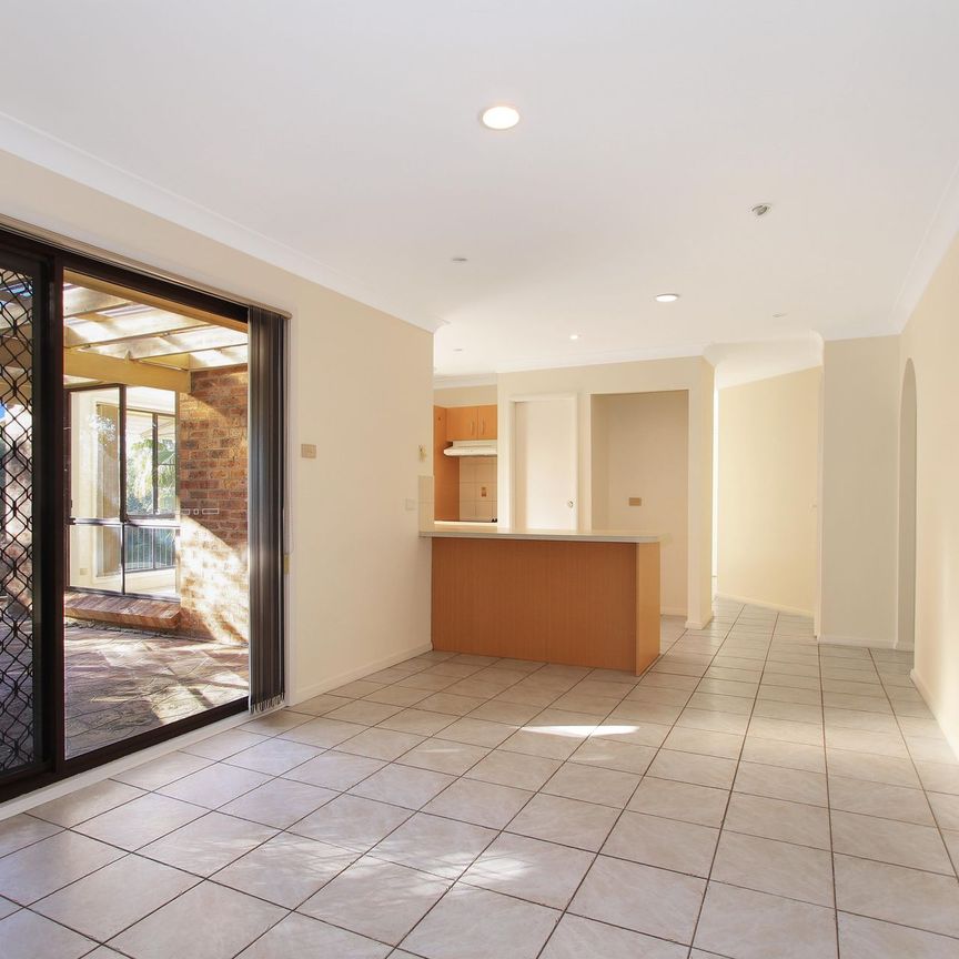 Quiet, Leafy, Cul-de-sac location with Pool. - Photo 1