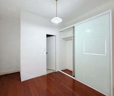 Spacious Family Home with Flexible Rear Studio - Photo 5