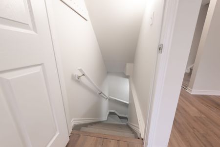 For Lease - 57 Lee Crescent, Barrie, Ontario - Photo 3