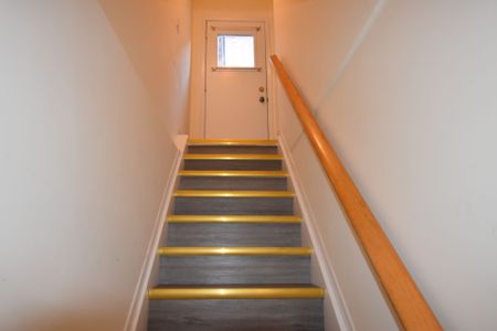 For Lease - 1 SHAFTSBURY Avenue Unit# APT 1 BEDROOM, Richmond Hill, Ontario - Photo 2