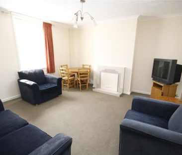 4 bedroom semi-detached house to rent - Photo 3