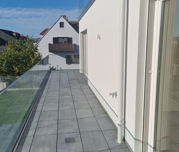 Exklusive Erstbezug-Wohnung mit Balkon und 2 Garagen - modernes Des... - Photo 5