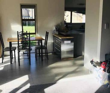 3 Bedroom Family Home in Browns Bay - Photo 3