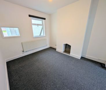 A 3 Bedroom Terraced - Photo 4