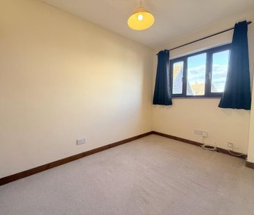 2 bedroom end of terrace house to rent - Photo 3