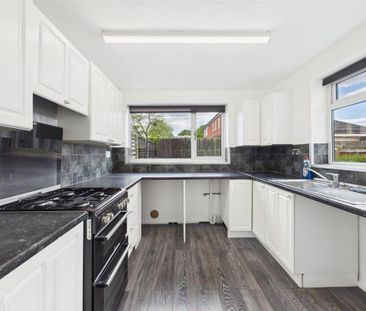 3 bedroom terraced house to rent - Photo 6