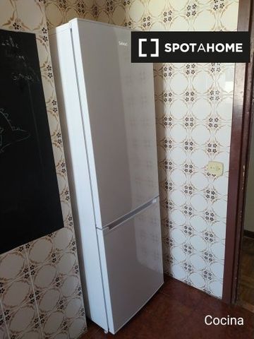 valencia, Valencian Community 46008 - Photo 4