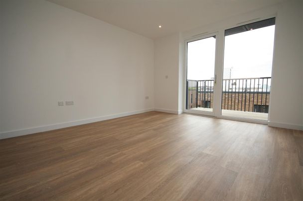 Quinton Court, Plough Way, London - Photo 1