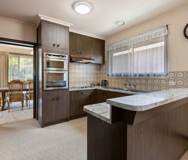 Solid brick family home! - Photo 6