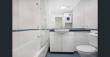 Modern Two-Bedroom Apartment in the Heart of North Sydney - Photo 5