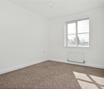 4 bedroom end of terrace house to rent - Photo 4