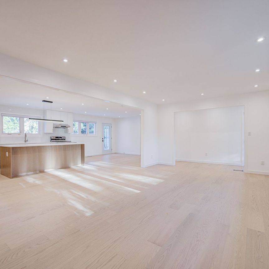 For Lease - 2417 Mississauga Road, Mississauga, Ontario - Photo 1