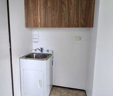 Newly renovated - Ready to move in - Photo 3