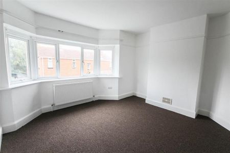 4 bedroom detached house to rent - Photo 3