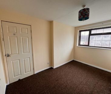 3 Bed Townhouse Woodgreen Road Leicester LE4 - Ace Properties - Photo 6