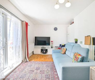 3 bedroom flat to rent - Photo 1