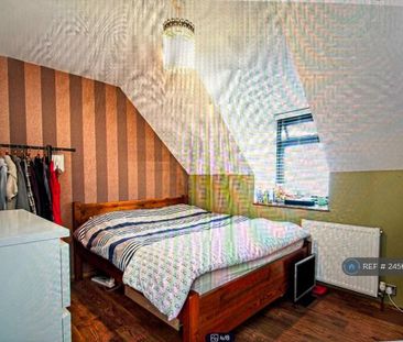 3 bedroom end of terrace house to rent - Photo 2