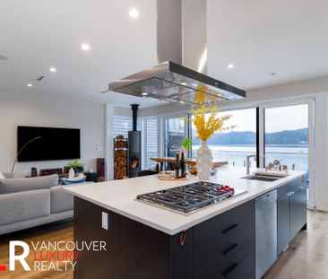 Upper Level Only in North Vancouver, BC - Photo 6
