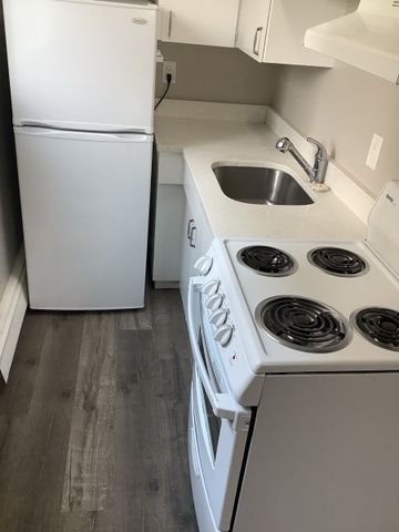 Wynton Manor - Photo 3