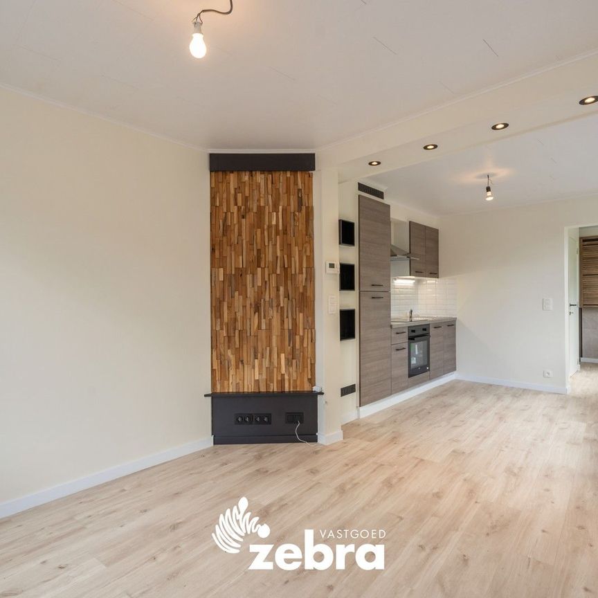 Gerenoveerd duplexappartement in het hartje van Tielt! - Photo 1