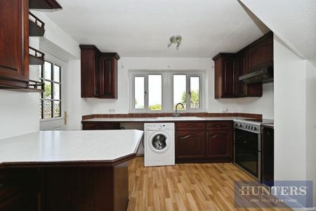 3 bedroom House To Let - Photo 5