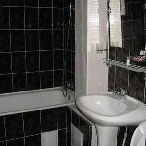 Modern apartment with 4 rooms for rent Nicolina Iasi - Photo 3