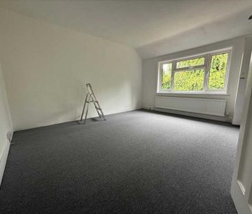 6 bedroom semi-detached house to rent - Photo 2