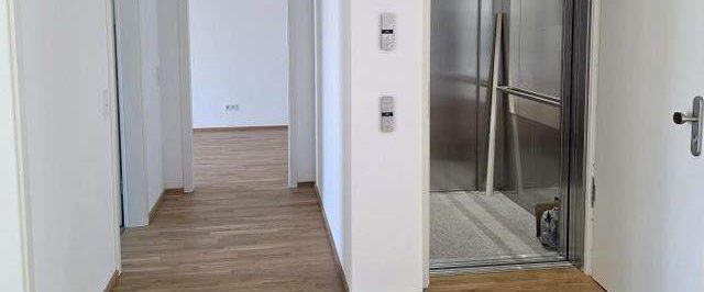 Wohnidylle mit zwei Balkonen an der Elbe! Moderne Etagenwohnung im Erstbezug! - Photo 1