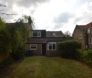 3 bed terraced house to rent in High Street, Burniston, YO13 - Photo 2