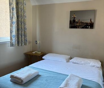 2 Bed Flat, Hawthornden Place, EH7 - Photo 5