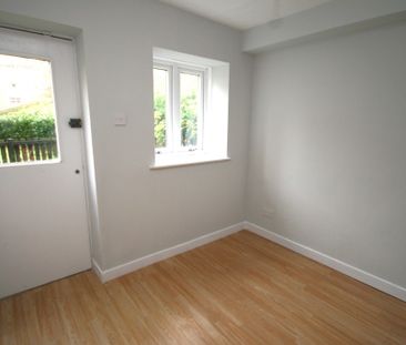 Ashvale Crescent, 2 Bed Unfurnished Apartment, Springburn – Availab... - Photo 2