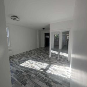 3 1/2 disponible maintenant - Photo 2