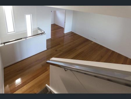 Central Townhouse! - Photo 3