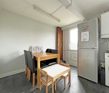 3 bedroom End of terrace house to rent - Photo 4