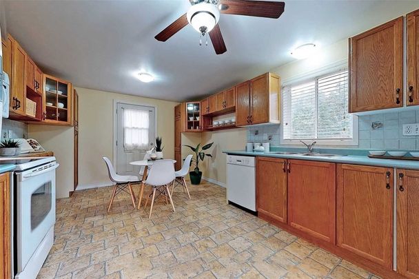 For Lease - 48 Jones Drive, Barrie, Ontario - Photo 1