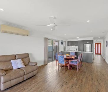 “"A GREAT LOCATION IN A GREAT NEIGHBOURHOOD"” - Photo 4