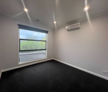 2A Braham St , DONVALE - Photo 2