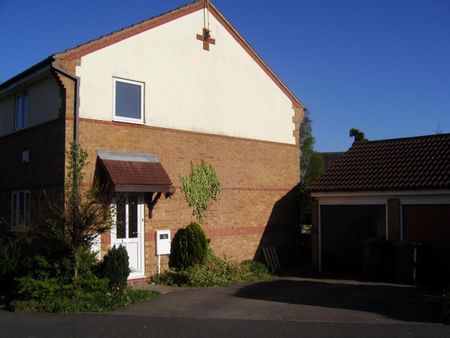 2 Bedroom Semi-Detached House - Photo 5